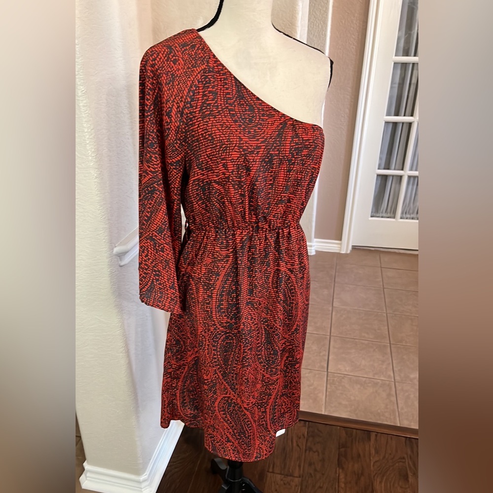 Karlie orangish red and gray paisley print one shoulder mini dress Size L